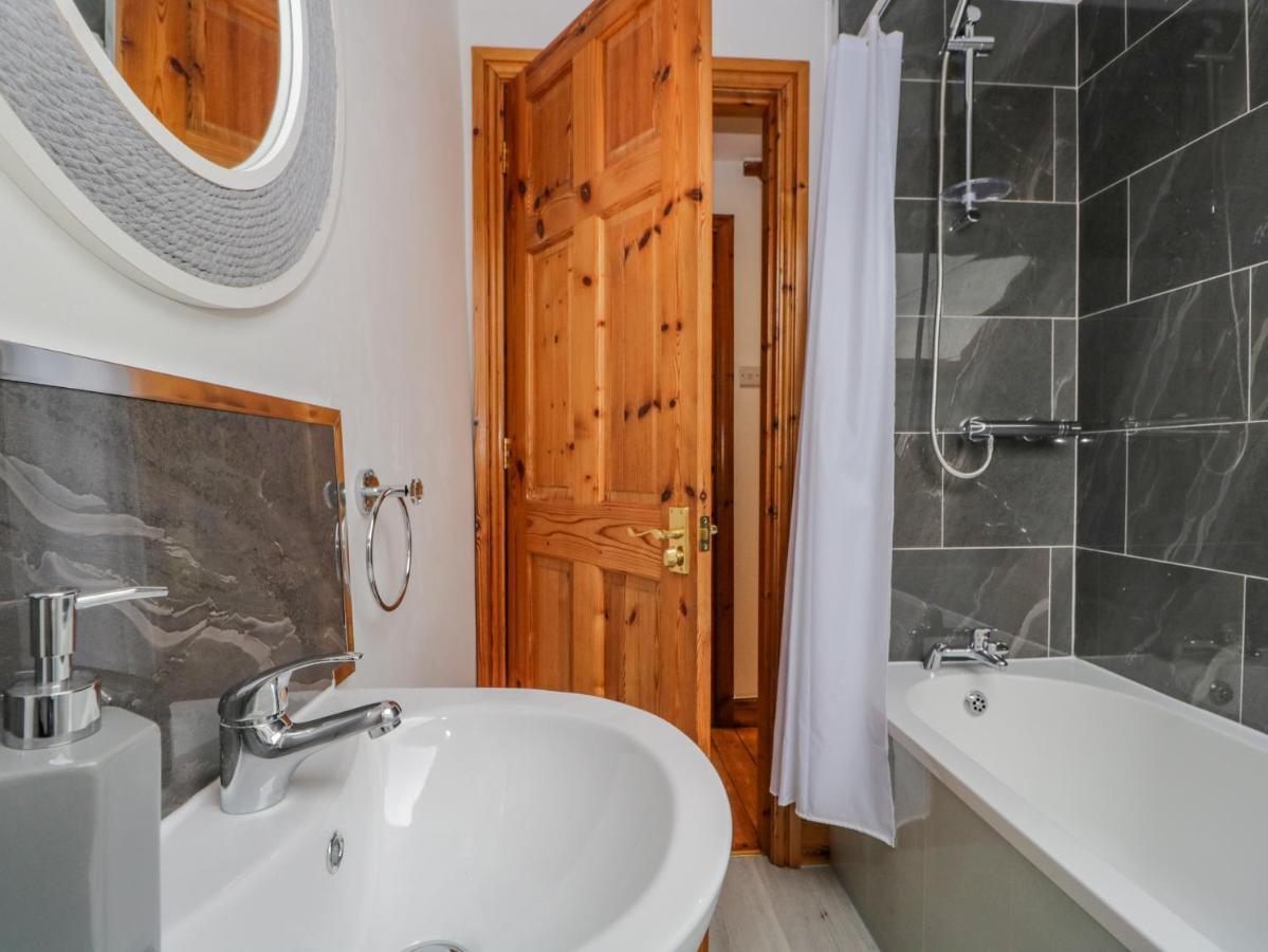Harbour Retreat Villa Милъм Екстериор снимка