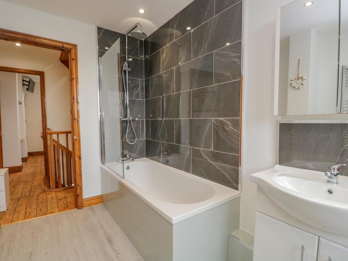Harbour Retreat Villa Милъм Екстериор снимка